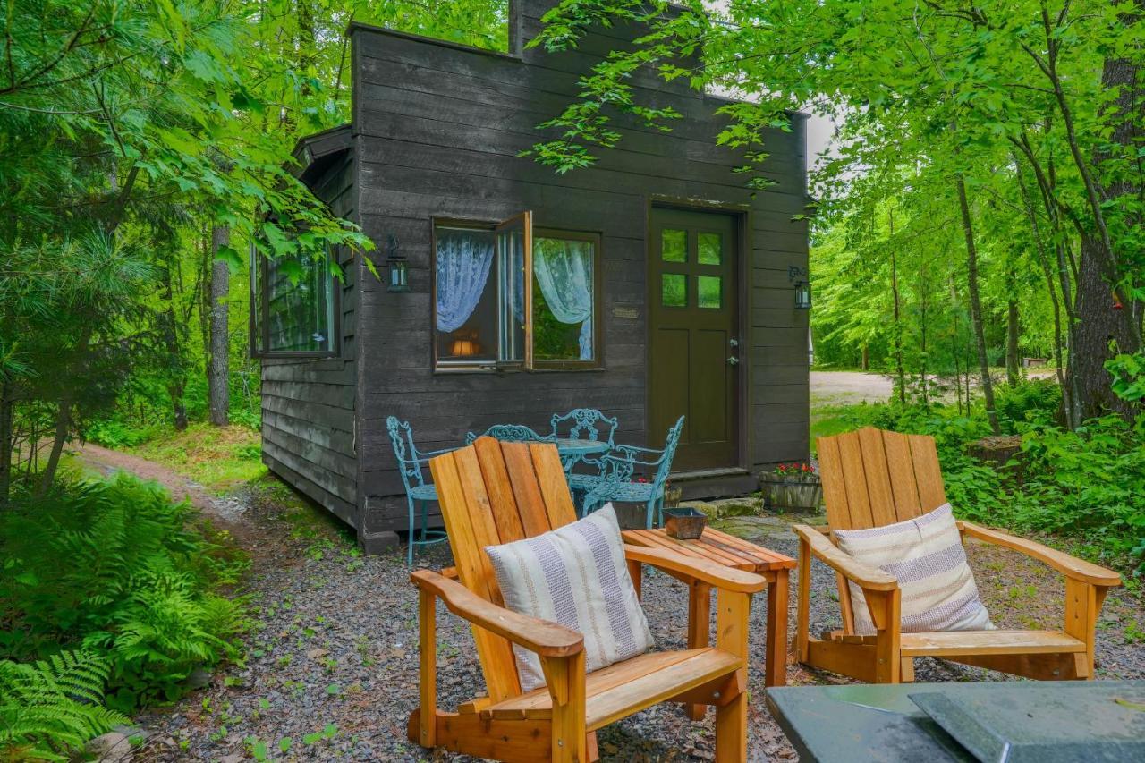 Vintage Wild West Tiny Hotel In The Woods! Pine City المظهر الخارجي الصورة